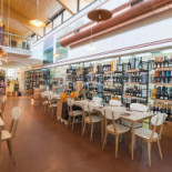 Signorvino inside