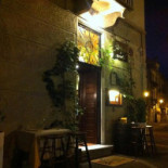 Osteria Monelli outside