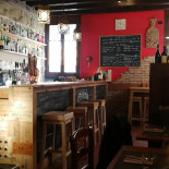 Osteria Monelli inside