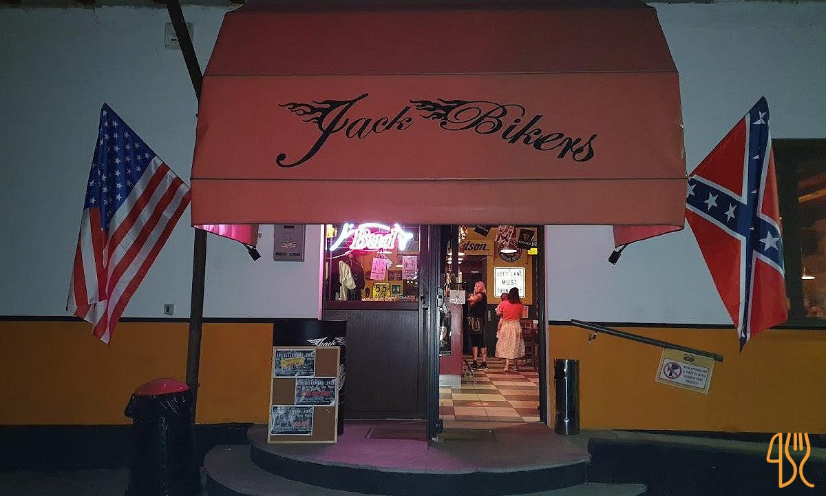 Jack Biker's Extérieur