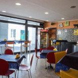 Tony's Pizza Dentro