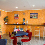 Tony's Pizza Dentro