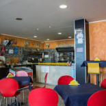 Tony's Pizza Dentro