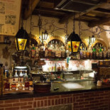 La Frottola inside