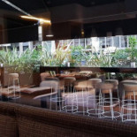 Gabin Food Dentro