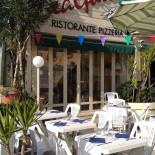 Pizzeria Sea Gull's Beach outside