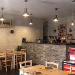 Al Dès À l'intérieur