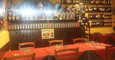 Osteria Tanta Robba inside