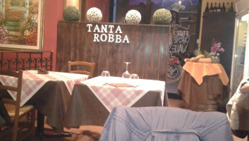 Osteria Tanta Robba inside