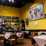 Osteria Tanta Robba inside
