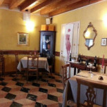 Antica Trattoria Ai 4 Soldi inside