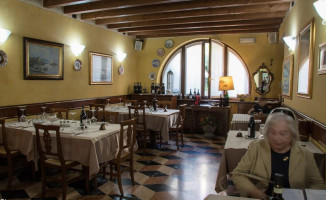 Antica Trattoria Ai 4 Soldi inside