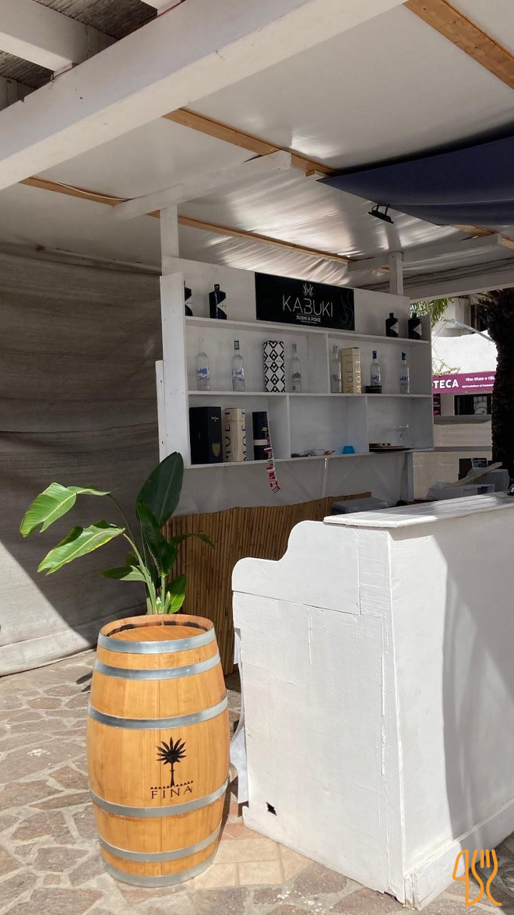 Isla Bar, Enoteca, Ristorante, Pizzeria În interior