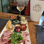 Malgra' Vinosteria In Rivarolo food