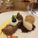 Castello Banfi La Taverna food