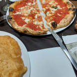 È Qui La Pizza Dei Fratelli De Sivo Comida