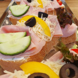 Dvorek food