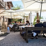 Al Postiglione outside