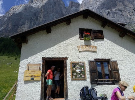 Pizzeria Zio Fausto outside