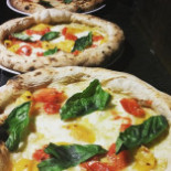 Pizzeria Pub Palm Beach food