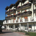 Edera outside