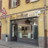 Thais Caffe Exterior