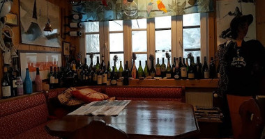 Rifugio Celso Gilberti inside