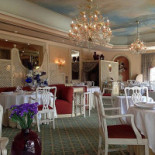 Adamo À l'intérieur