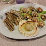 Al Confin food