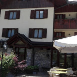 Pizzeria Varmost outside