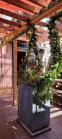 Losteria outside