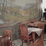 Wolf's Den Da Vittorio Osteria Dentro