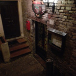 Samadam's Pub Dentro