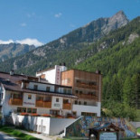 Tschafon Hut Exterior