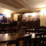 Crown's Pub Dentro