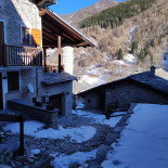 Lou Lindal Exterior