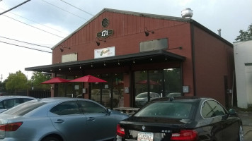 Casa Della Pizza outside