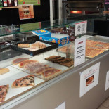 Al Toc Ed Pizza À l'intérieur