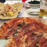Lo Scoglio food