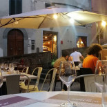 Al Ro Manzo À l'intérieur