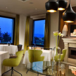 Elementi Fine Dining Dentro