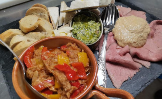 Gnun Sens Ristorantino food