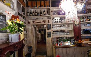 Enoteca Alle Ore inside