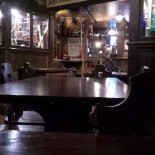 Hopper Mc Grath's À l'intérieur