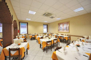 Trattoria Pizzeria La Rustichella inside