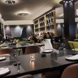 H-sushi À l'intérieur