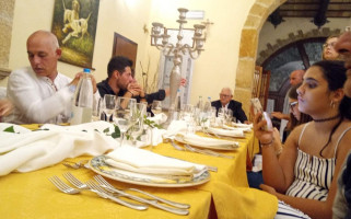 Cavour inside