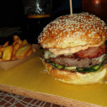 Mr. Hog Burger Ariano food