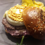 Mr. Hog Burger Ariano food