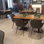 Al 33 À l'intérieur